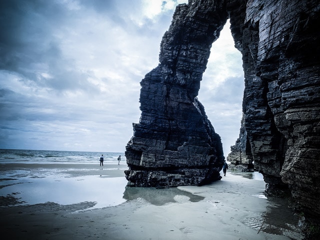 As Catedrais Beach arches